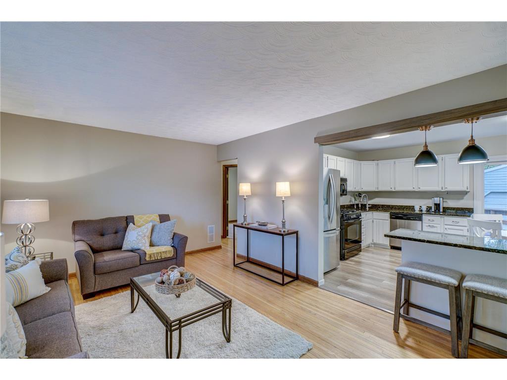1556 Western Avenue N Saint Paul MN 55117 6435423 image1