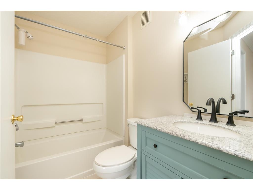 15570 Finch Avenue Apple Valley MN 55124 7068430 image28