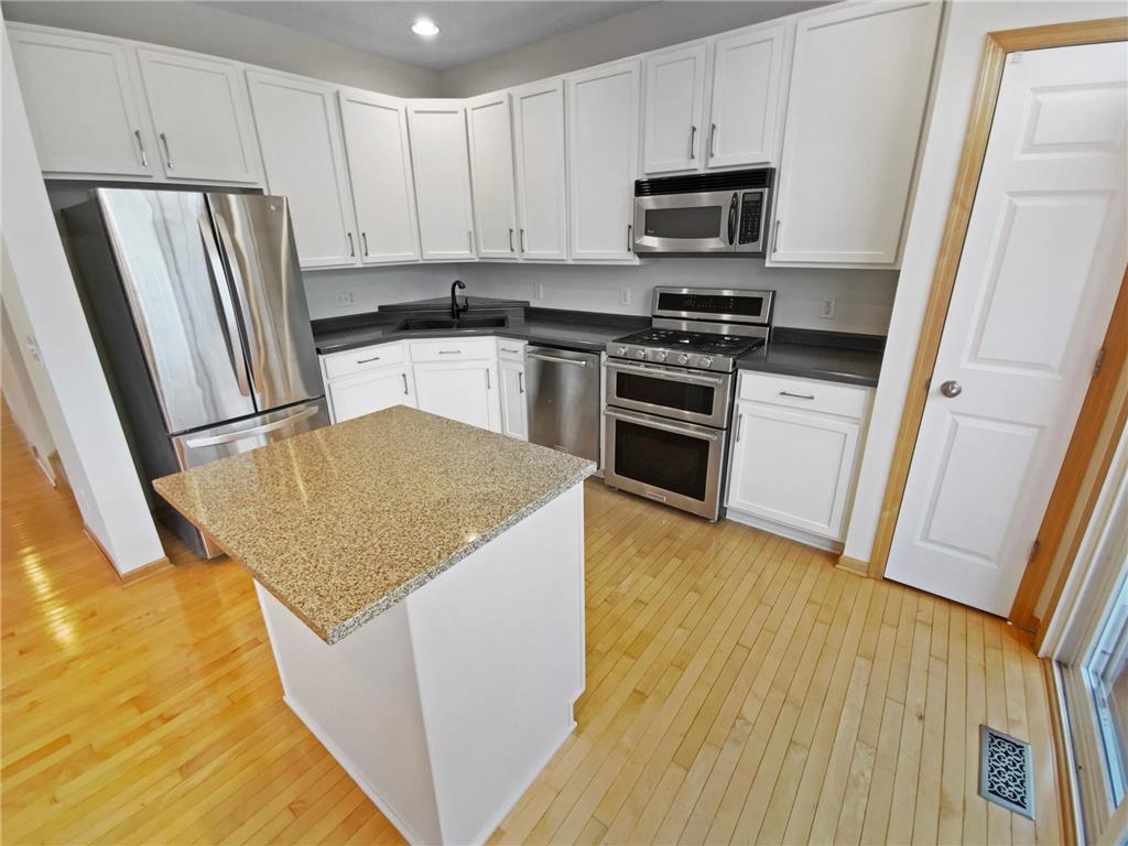 15579 June Grass Lane Eden Prairie MN 55347 6735743 image2