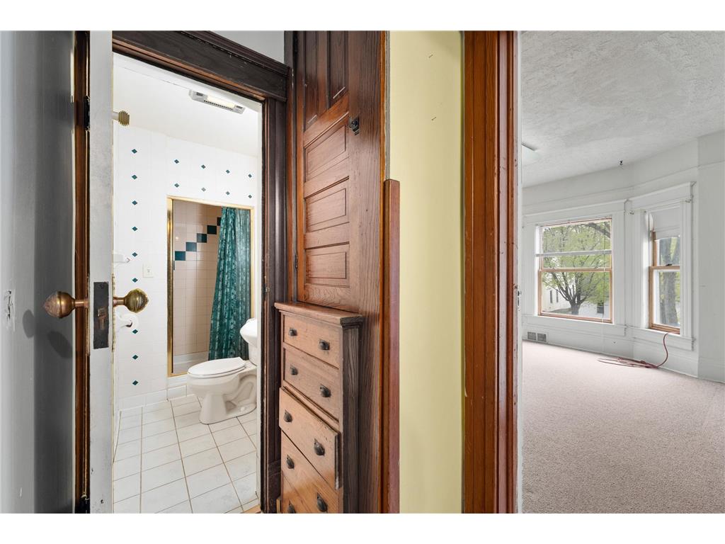1558 E Madison Street Eau Claire WI 54703 7067920 image12