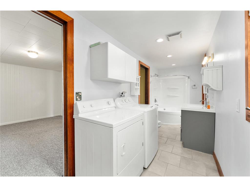 1558 E Madison Street Eau Claire WI 54703 7067920 image27