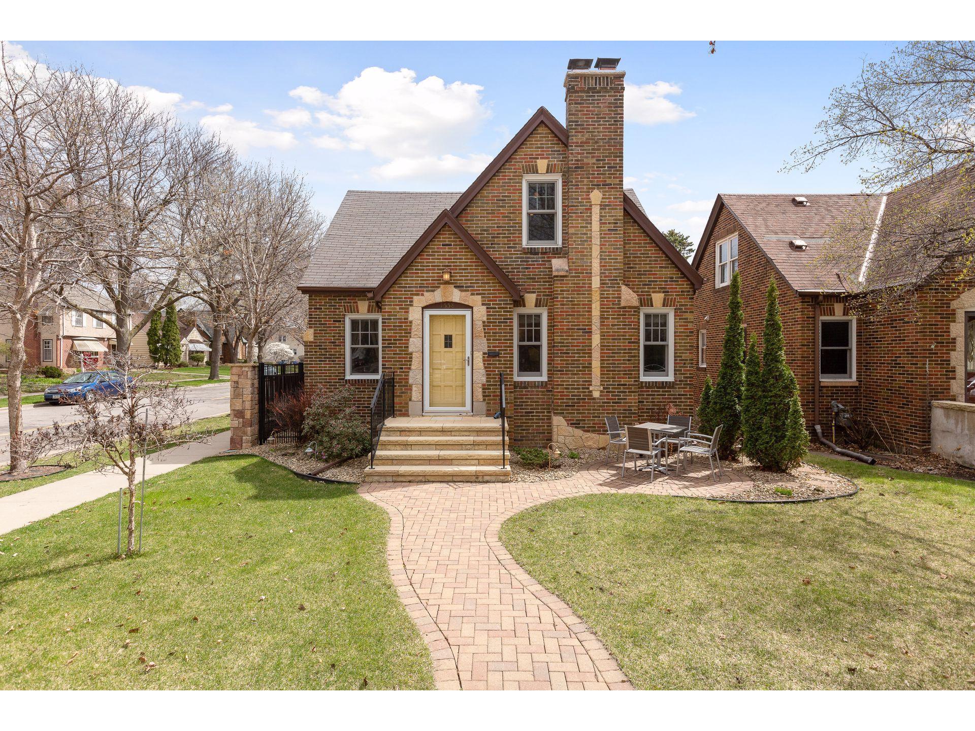 1558 Simpson Street, Saint Paul, MN 55108 MLS 5737250 Edina Realty