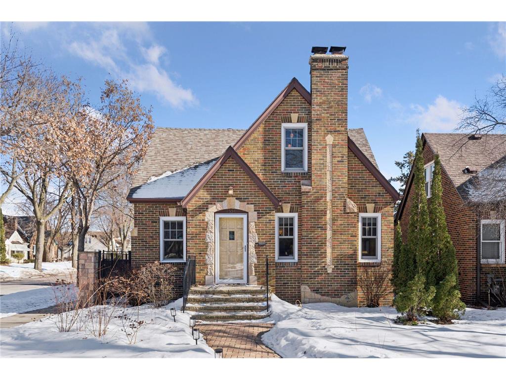 1558 Simpson Street Saint Paul MN 55108 7017911 image1