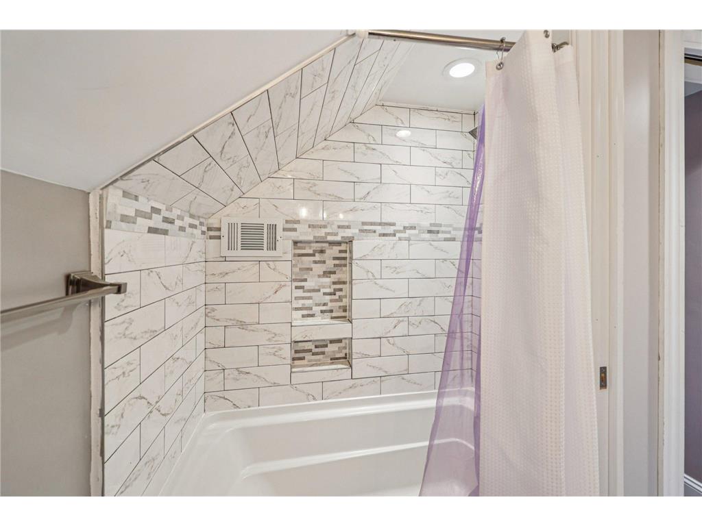 1559 Almond Avenue Saint Paul MN 55108 7011321 image13