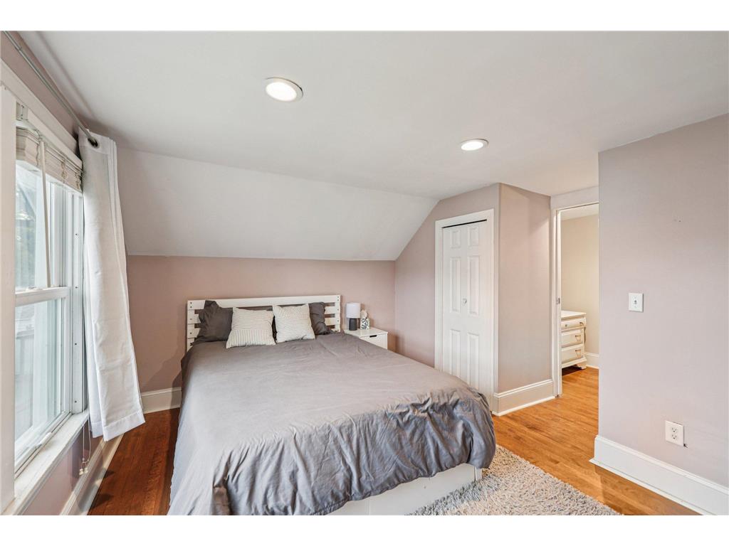 1559 Almond Avenue Saint Paul MN 55108 7011321 image15