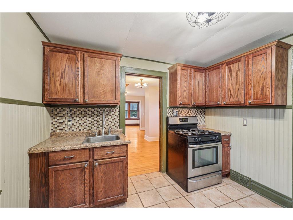 1559 Almond Avenue Saint Paul MN 55108 7011321 image17