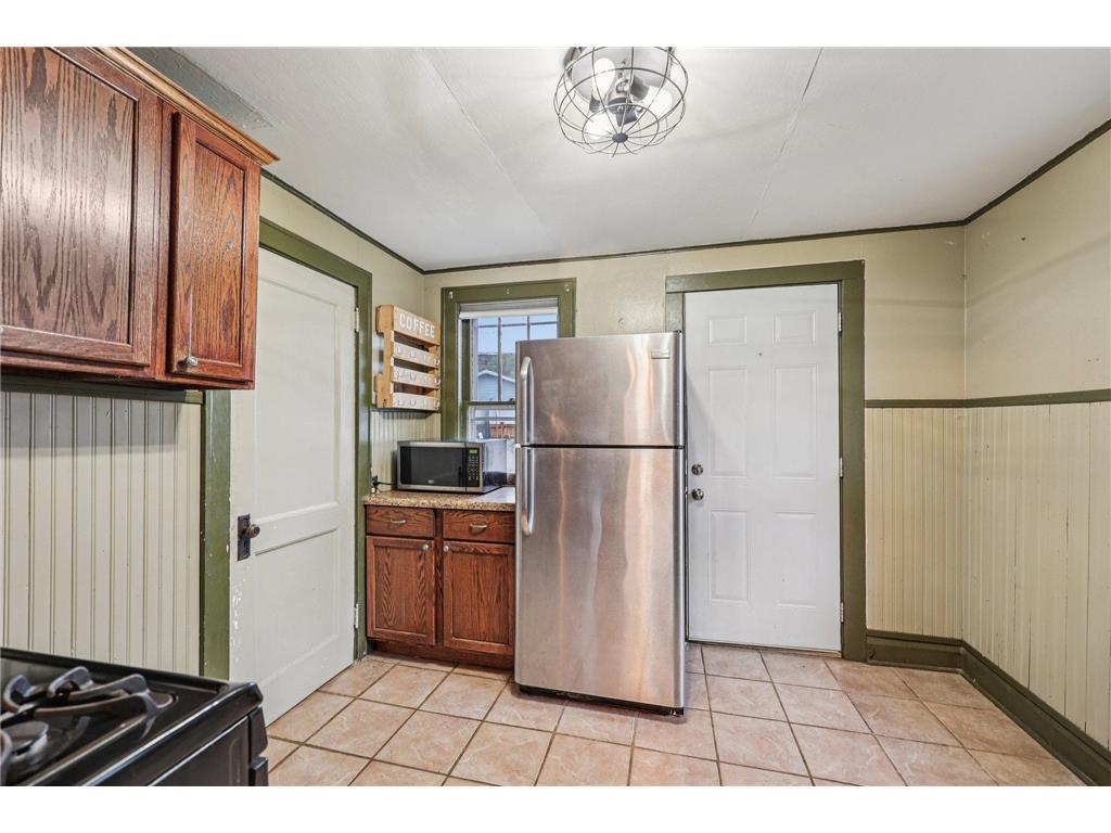 1559 Almond Avenue Saint Paul MN 55108 7011321 image18