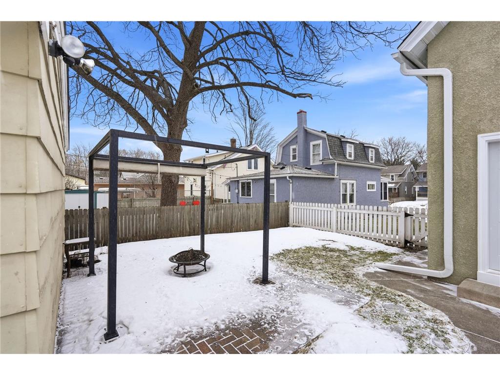 1559 Almond Avenue Saint Paul MN 55108 7011321 image23