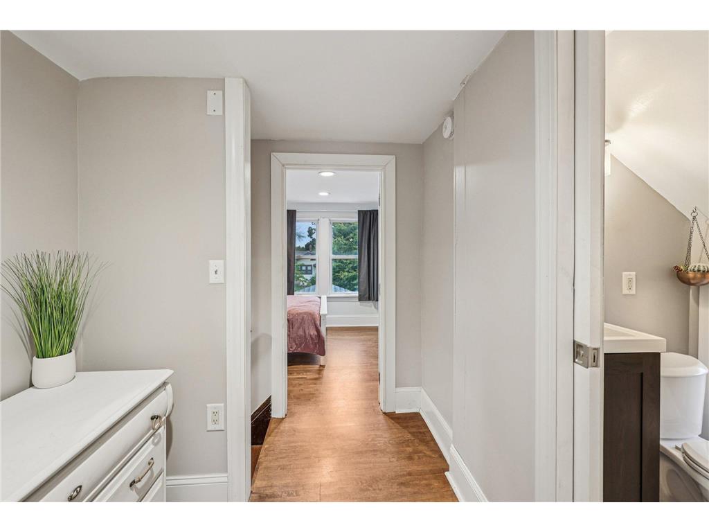 1559 Almond Avenue Saint Paul MN 55108 7011321 image8