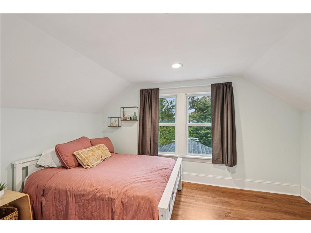 1559 Almond Avenue Saint Paul MN 55108 7011321 image9