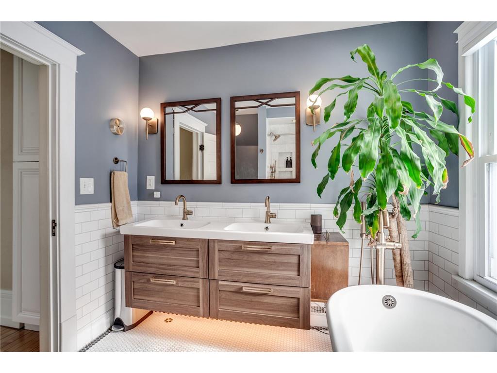 156 Arthur Avenue SE Minneapolis MN 55414 7025668 image36