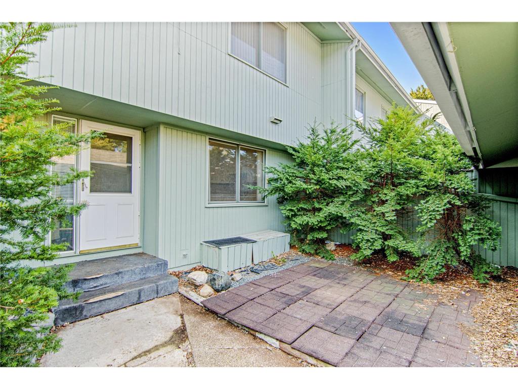 156 Canabury Court, Little Canada, MN, 55117 MLS 6253090 Edina Realty