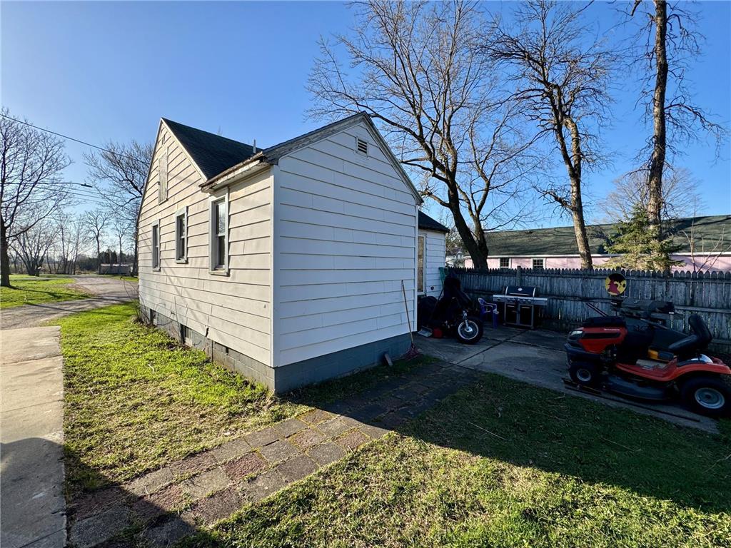 156 Main Street N Waltham MN 55982 7058267 image25