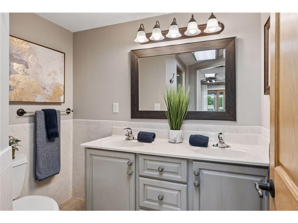 15600 Logarto Lane Burnsville MN 55306 - Crystal 7037012 image120