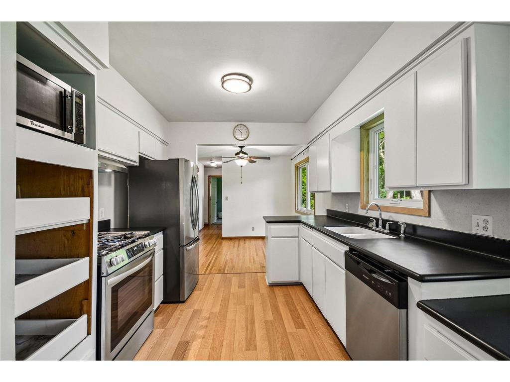 15606 Minnetonka Boulevard Minnetonka MN 55345 7101499 image10