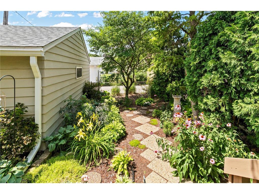 1561 Chamber Street Saint Paul MN 55106 7103966 image41