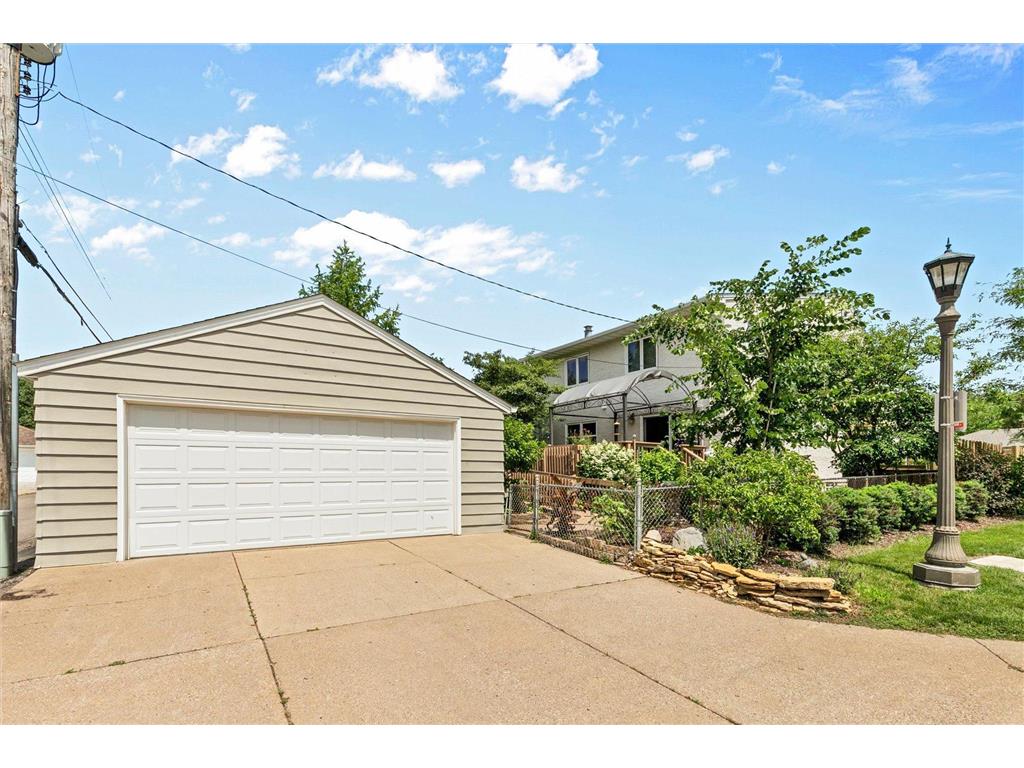 1561 Chamber Street Saint Paul MN 55106 7103966 image46