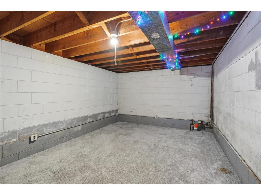 1561 Clarence Street Saint Paul MN 55106 7046561 image19