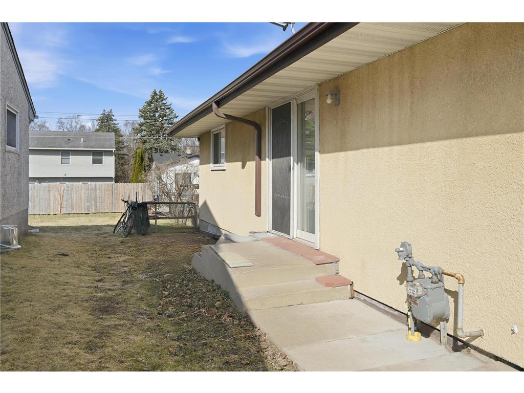 1561 Clarence Street Saint Paul MN 55106 7046561 image21