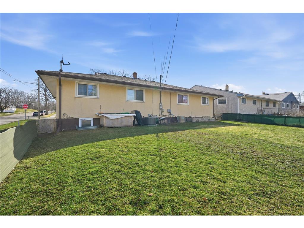 1561 Clarence Street Saint Paul MN 55106 7046561 image23
