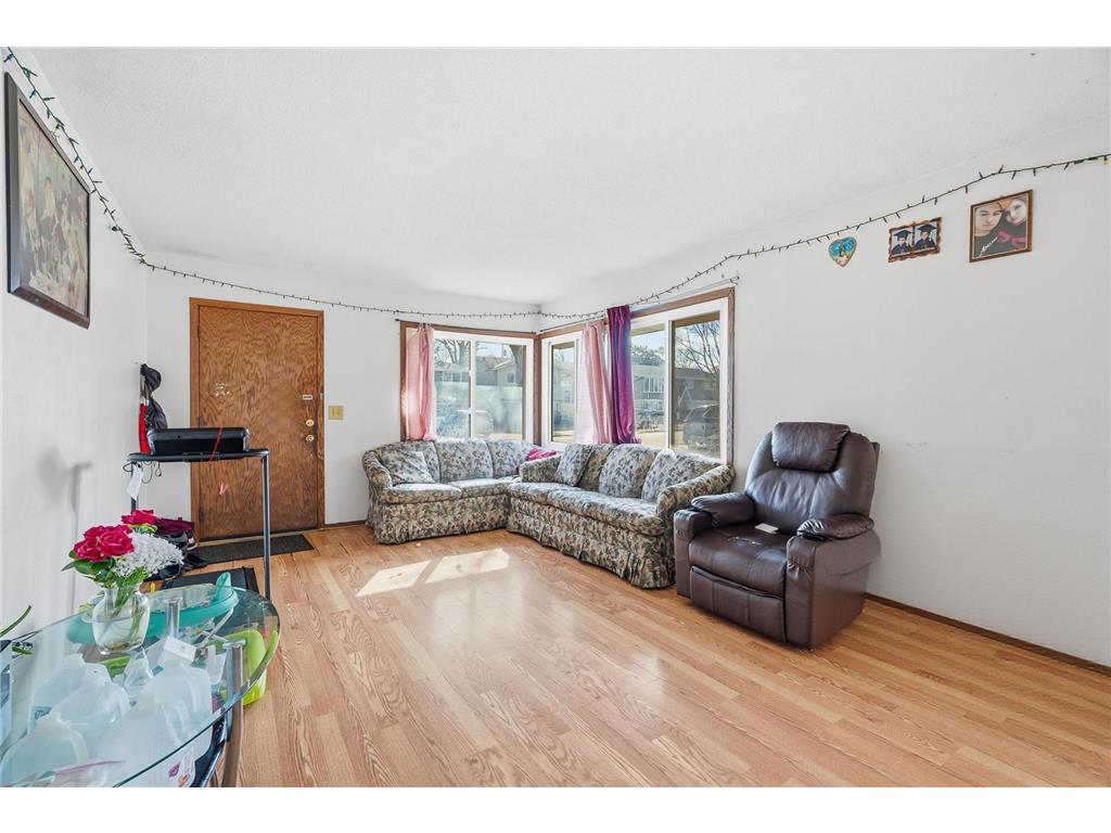 1561 Clarence Street Saint Paul MN 55106 7046561 image4