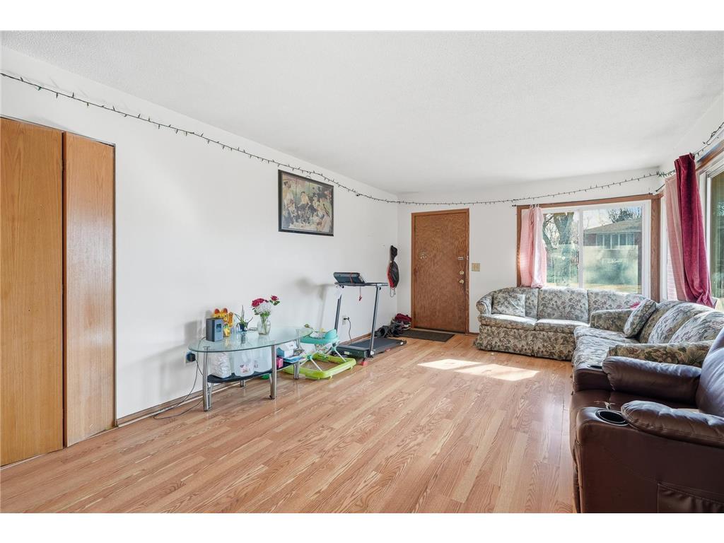 1561 Clarence Street Saint Paul MN 55106 7046561 image5