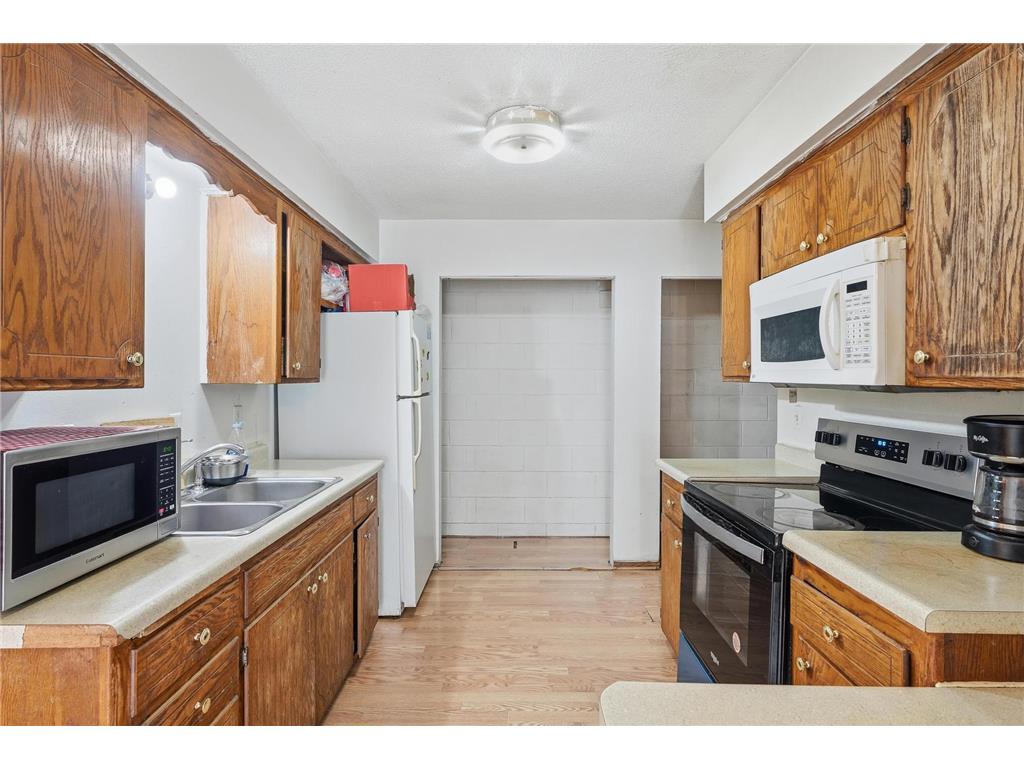 1561 Clarence Street Saint Paul MN 55106 7046561 image8
