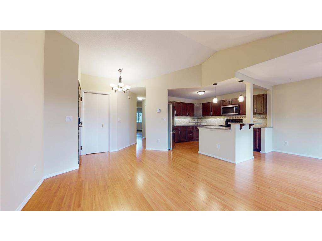 1561 Wheelock Lane #304 Saint Paul MN 55117 6601640 image1