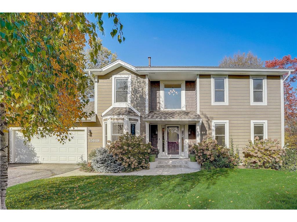 15619 Village Woods Drive, Eden Prairie, MN, 55347 MLS 6450693