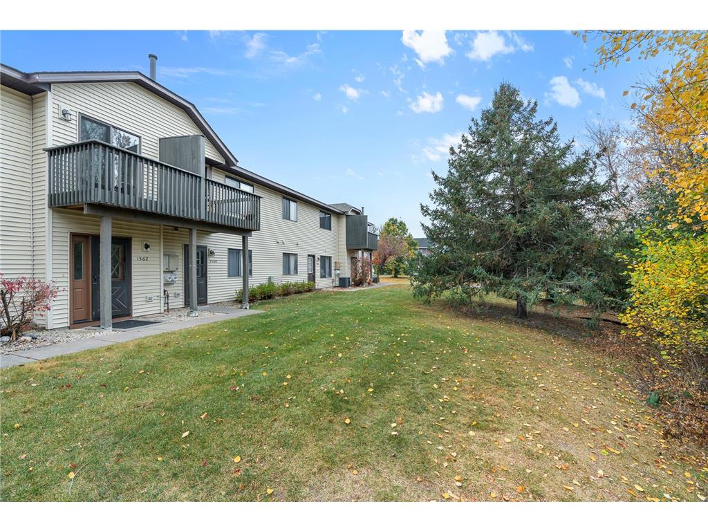 1562 Helmo Avenue N Oakdale MN 55128 6622805 image1