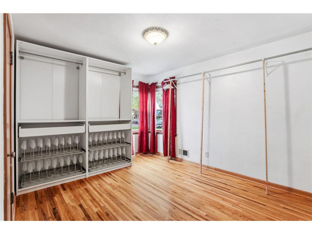 1562 Hoyt Avenue E Saint Paul MN 55106 7066910 image16