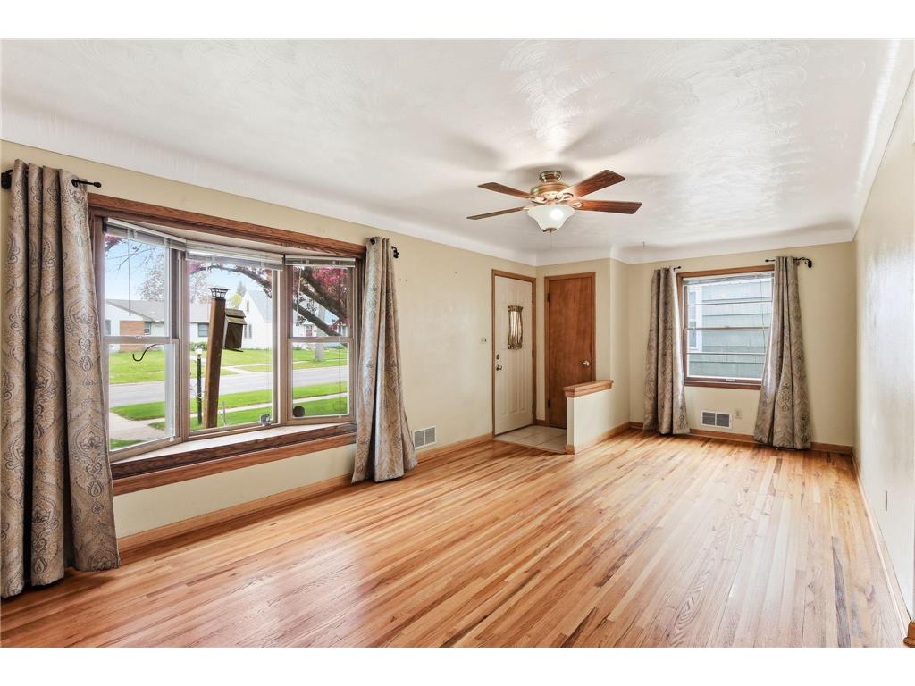 1562 Hoyt Avenue E Saint Paul MN 55106 7066910 image3