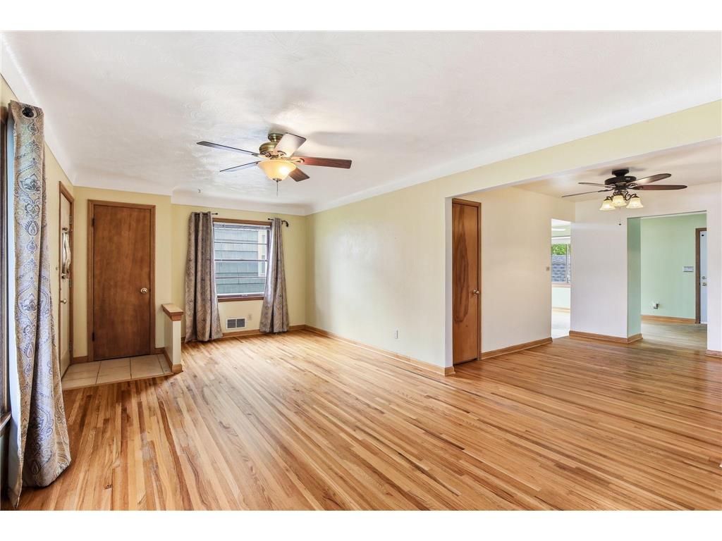 1562 Hoyt Avenue E Saint Paul MN 55106 7066910 image5