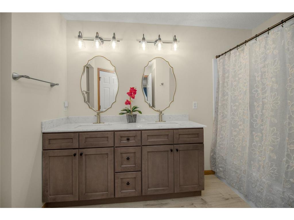 1562 Liberty Circle Shakopee MN 55379 6819334 image19