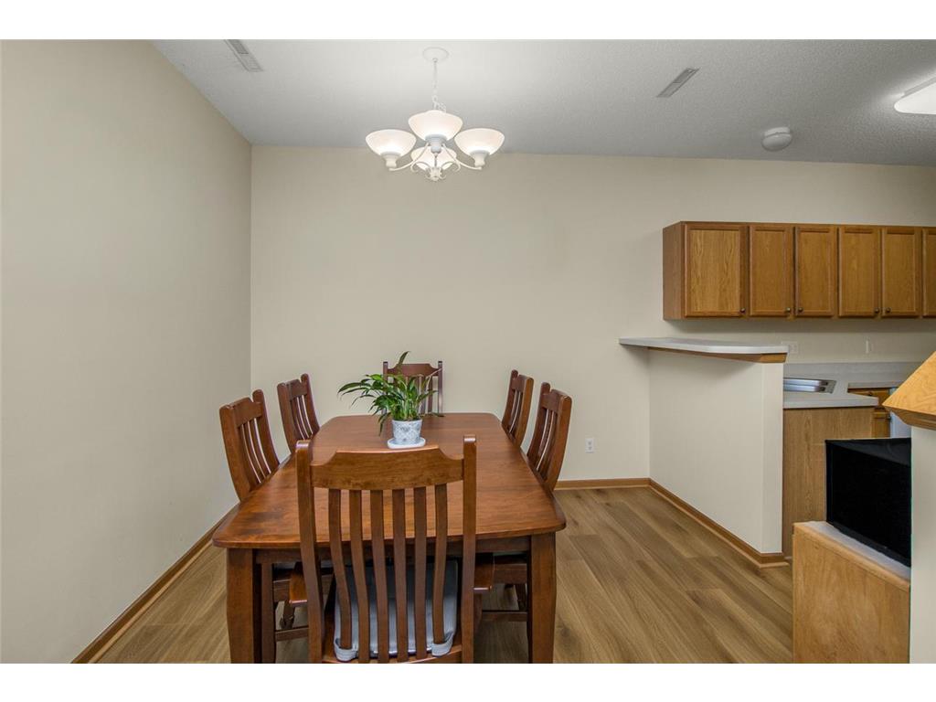 1562 Liberty Circle Shakopee MN 55379 6819334 image7