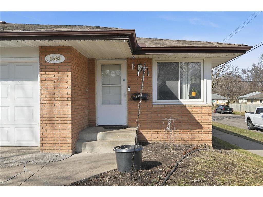 1563 Clarence Street Saint Paul MN 55106 7046637 image1