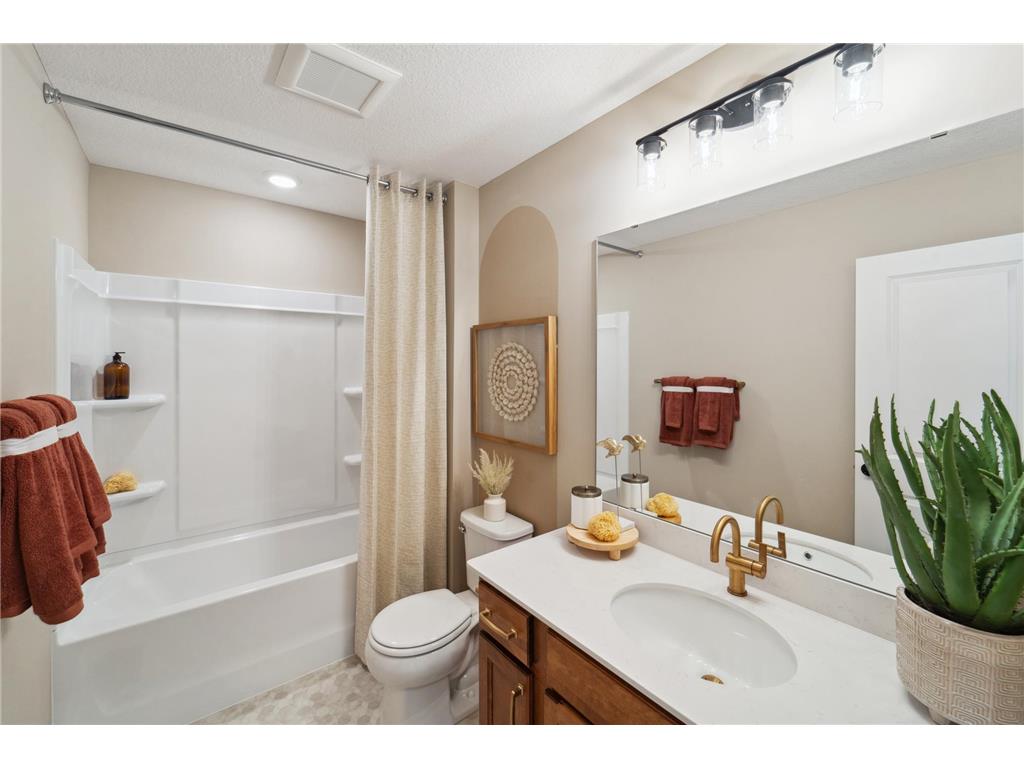 15645 Granada Avenue N Hugo MN 55038 - Oneka 6640668 image44