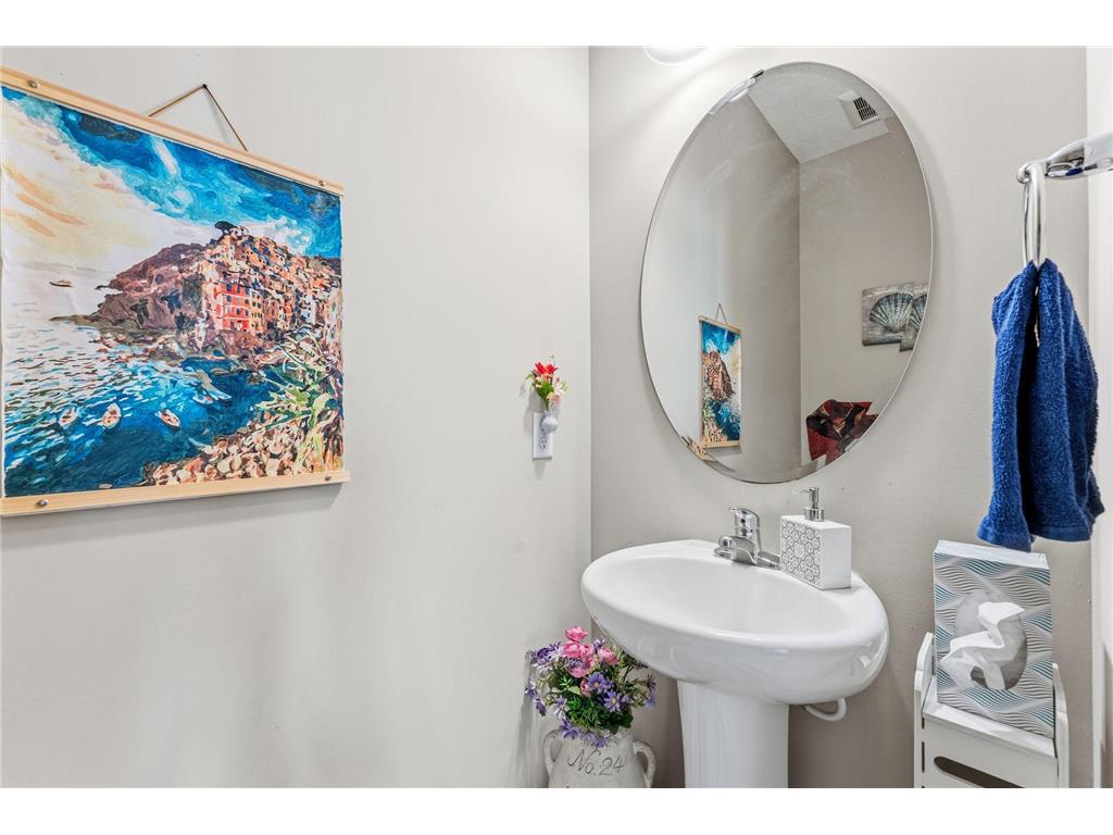 15672 Fairchild Way Apple Valley MN 55124 7046567 image15