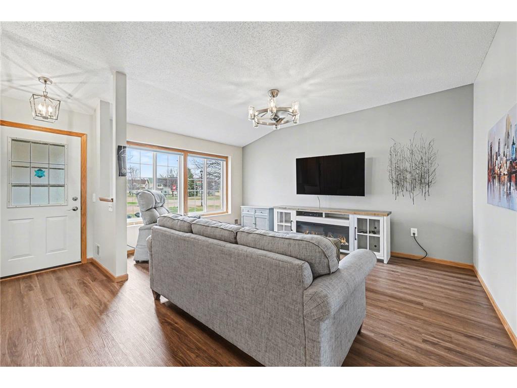 15691 Flackwood Way Apple Valley MN 55124 7053742 image3