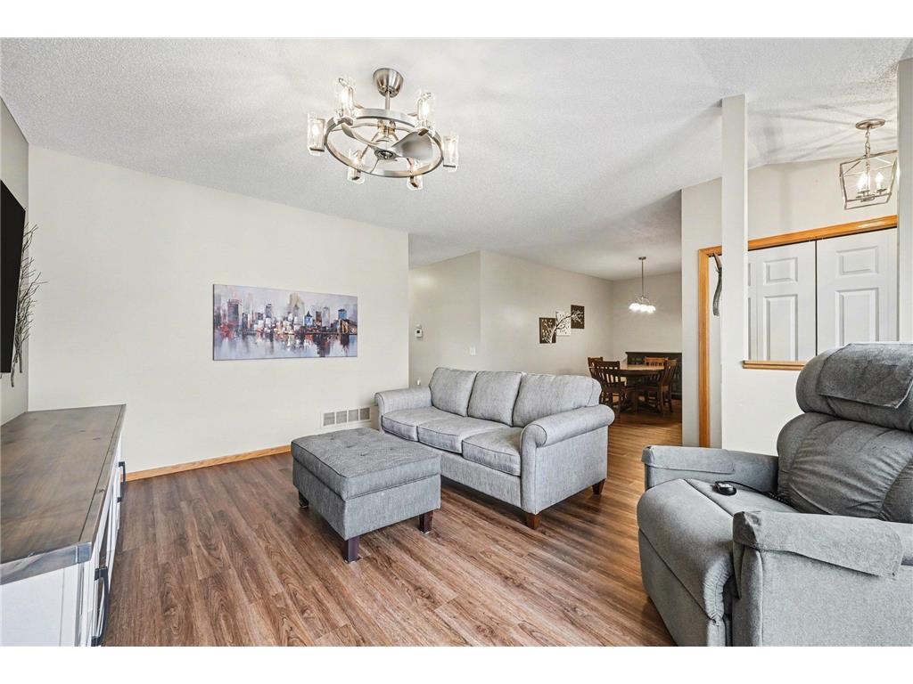 15691 Flackwood Way Apple Valley MN 55124 7053742 image5