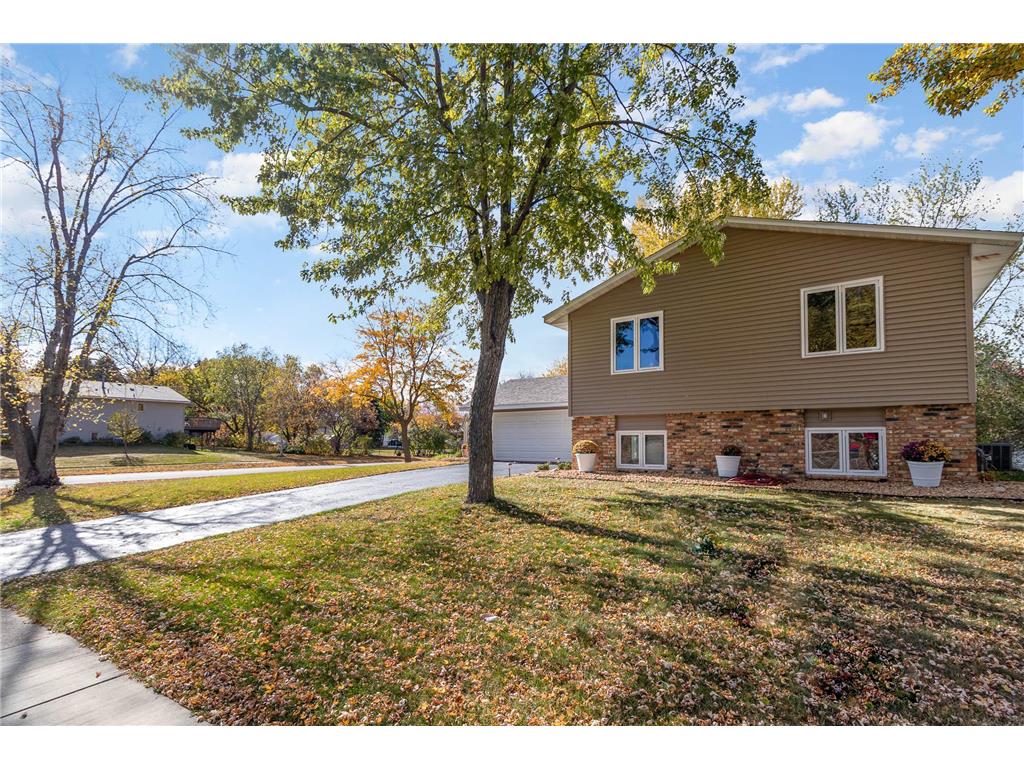 15697 Hayes Trail, Apple Valley, MN, 55124 MLS 6271534 Edina Realty