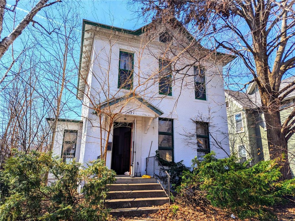 157 5th Street E Winona MN 55987 6704058 image1