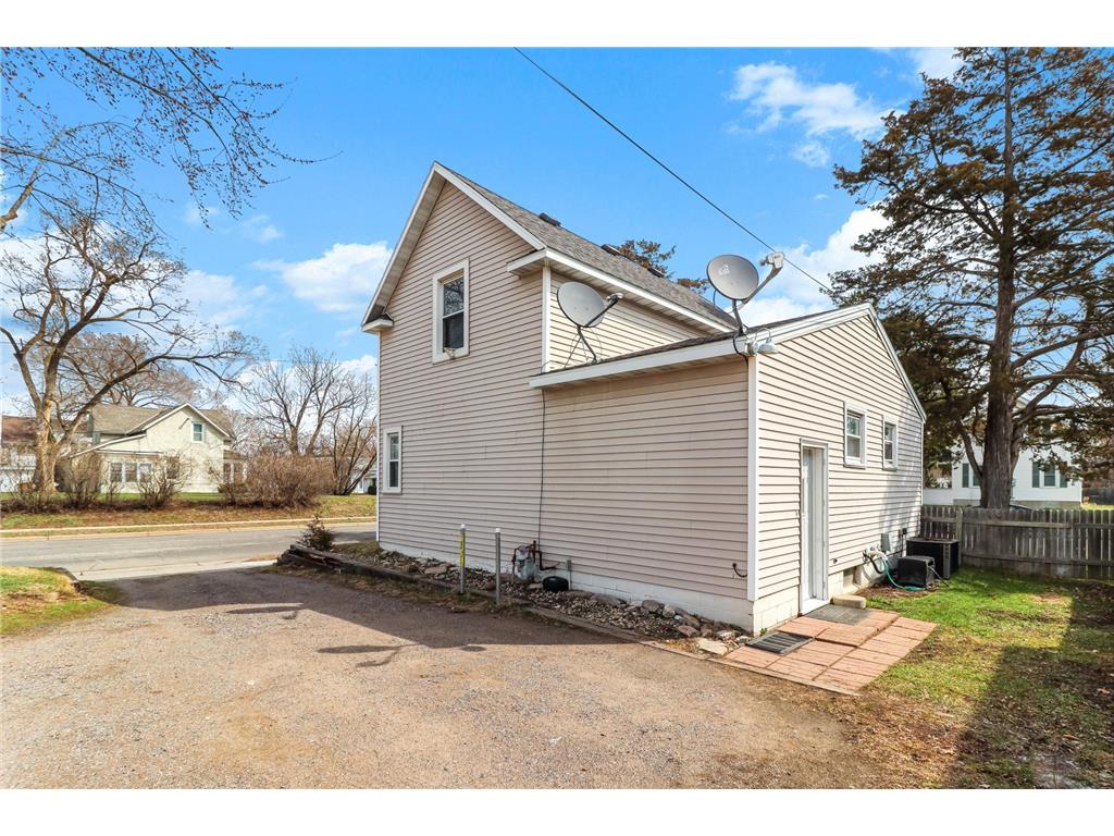 157 9th Avenue N Waite Park MN 56387 7055613 image3