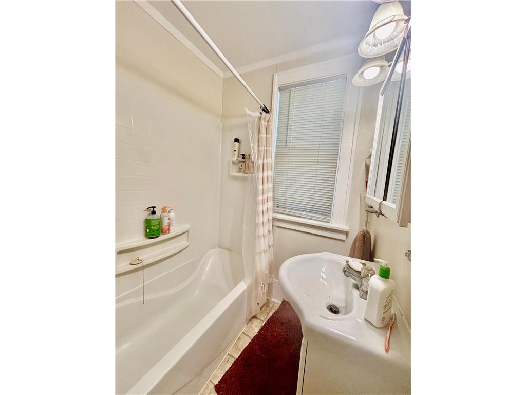 157 Lexington Parkway S Saint Paul MN 55105 7098240 image40