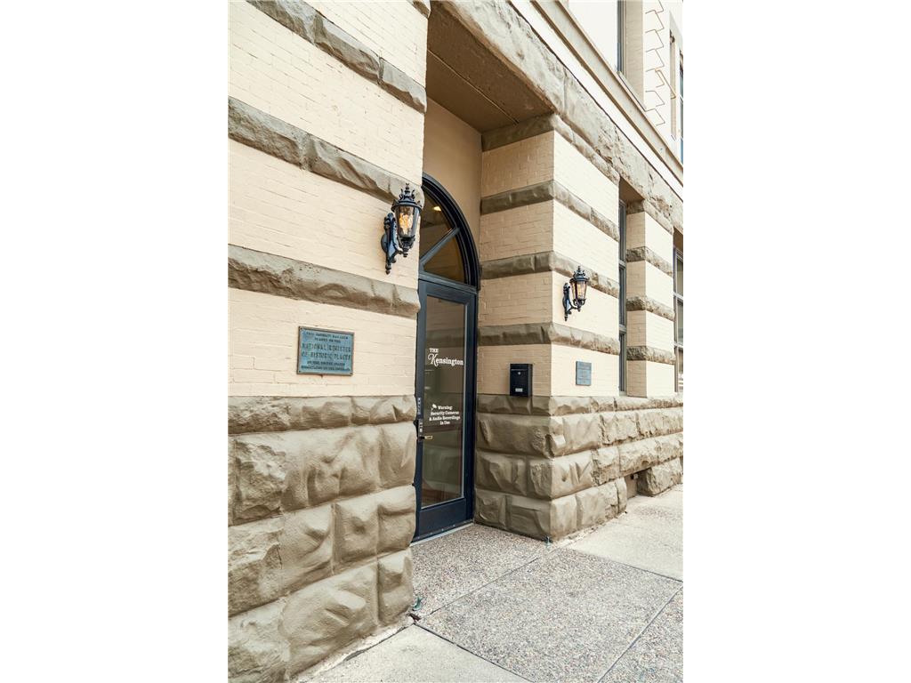 157 W 3rd Street Winona MN 55987 6730405 image3