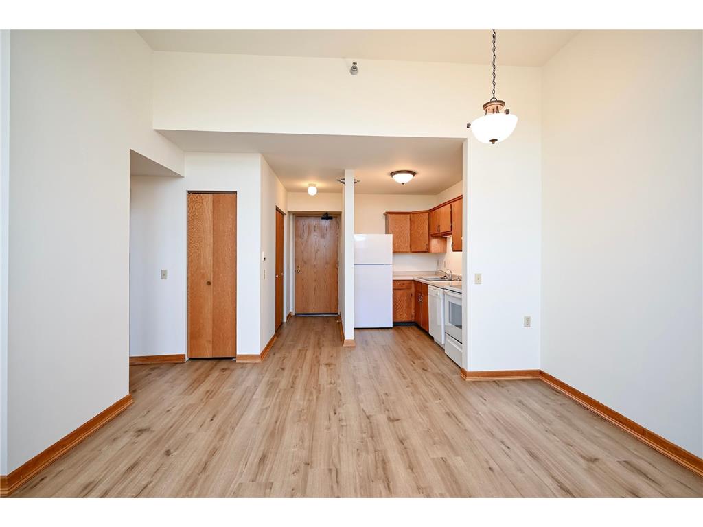 157 W 3rd Street Winona MN 55987 7046317 image10