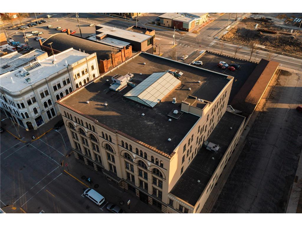 157 W 3rd Street Winona MN 55987 7046317 image23