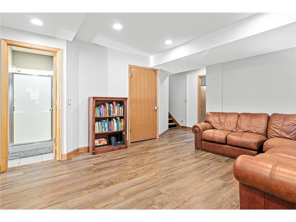 1570 Lakeview Curve Eagan MN 55122 7082978 image17