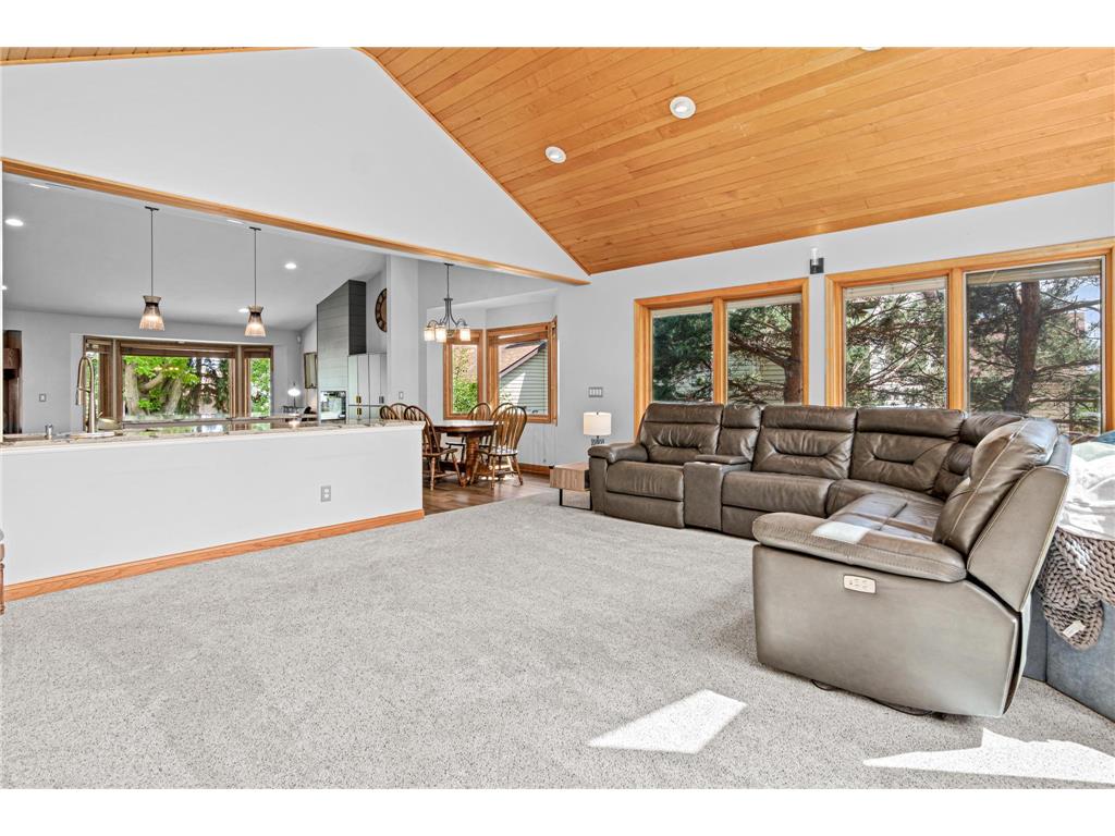 1570 Lakeview Curve Eagan MN 55122 7082978 image3