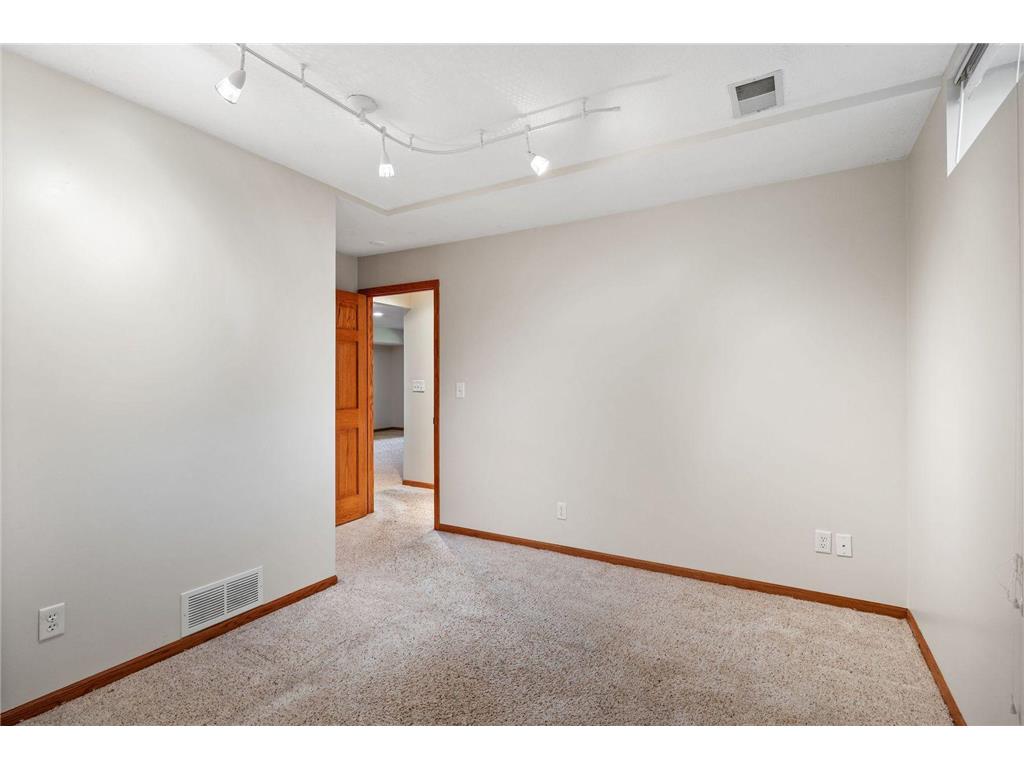 15700 Logarto Lane Burnsville MN 55306 - Crystal 7099578 image46
